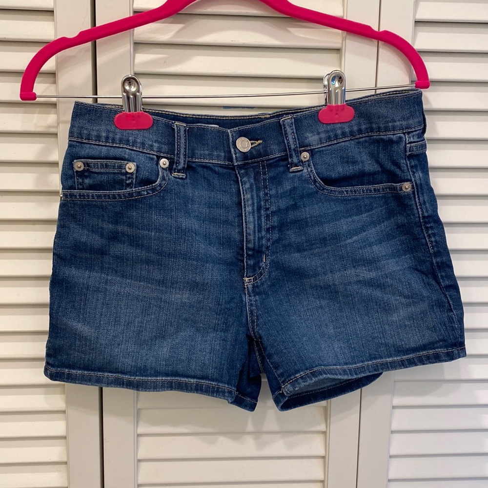 Womens GAP jean shorts size 26 regular